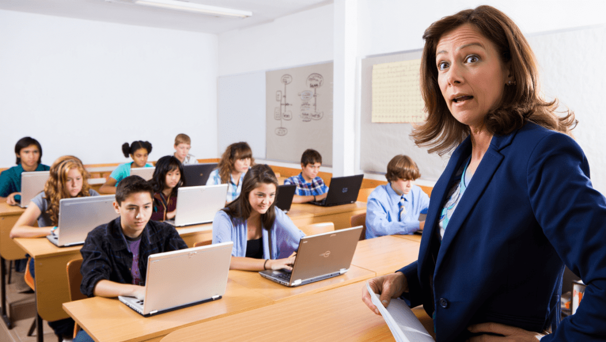 “Reinvented the AOL chat room”: Teacher says kids are getting around phone bans in schools with shared Google docs