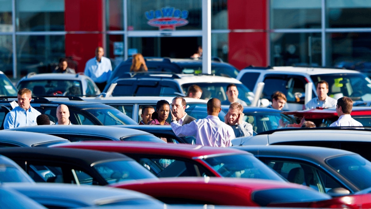 
    “We’re in a true car market crash”: Expert claims dealerships are desperate—here’s the reality  