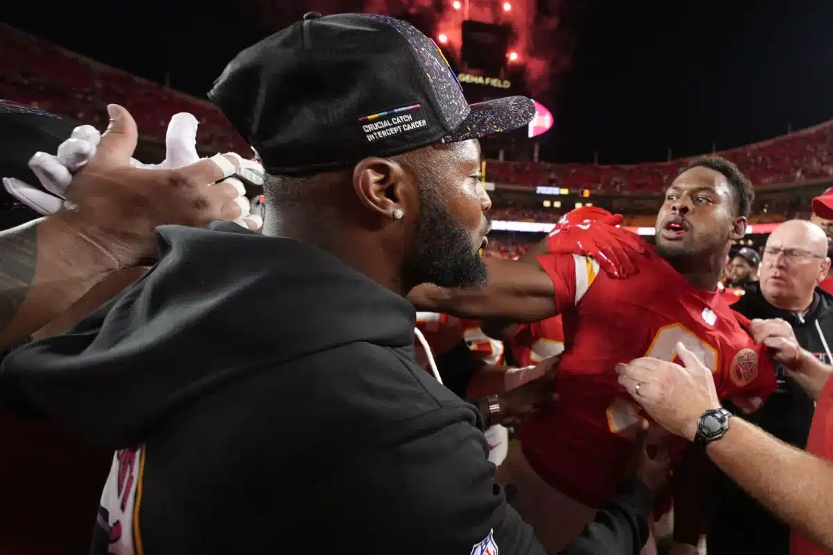 Brawl Between Chiefs and Lions : What Went Down with JuJu Smith-Schuster and Brian Branch?