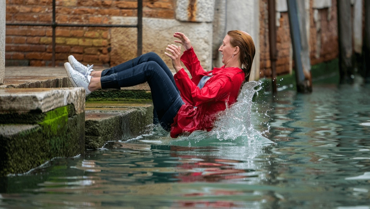 
    “Are you American?”: Woman falls into Venice canal trying to roast Google Maps  