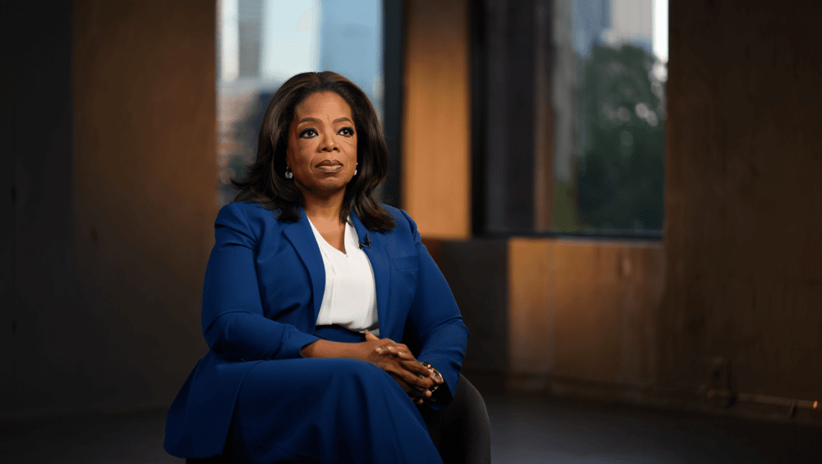 Dior and Armani add blue: cosmetic chemist exposes myth of blue pigment