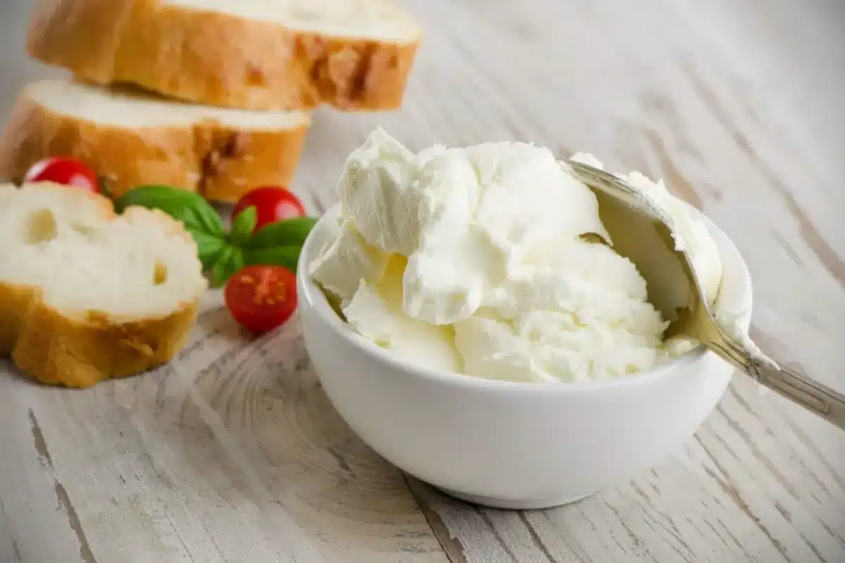 “It’s official: Mozzarella is the cheese you can eat every day this summer, according to a nutritionist”