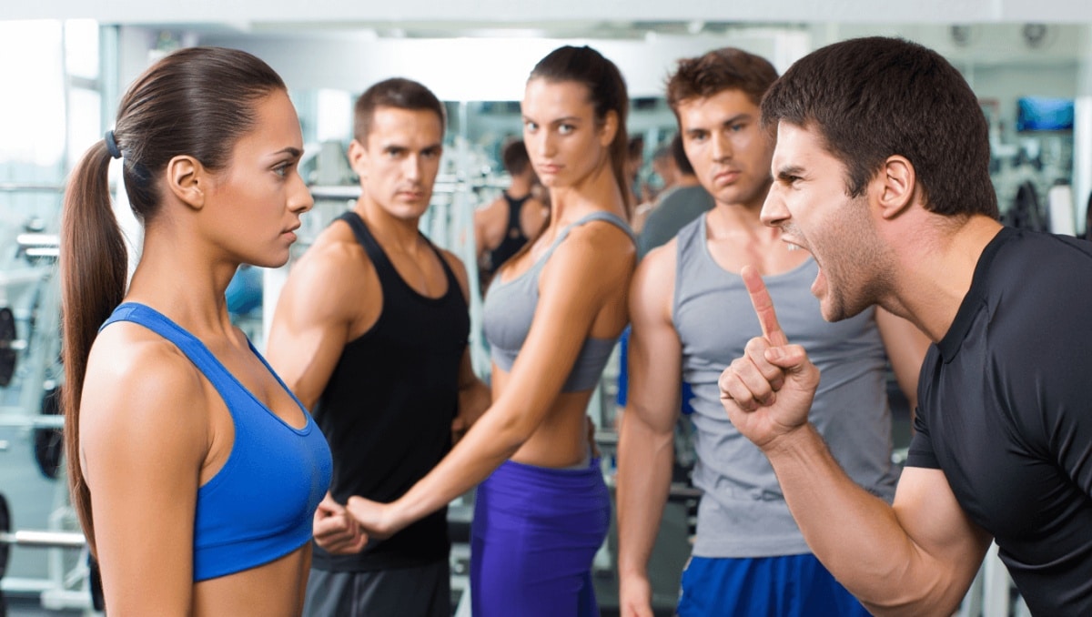 
    “Respect for standing up for her”: Gym bro harasses woman with fatphobic remarks. Then lifters intervene  